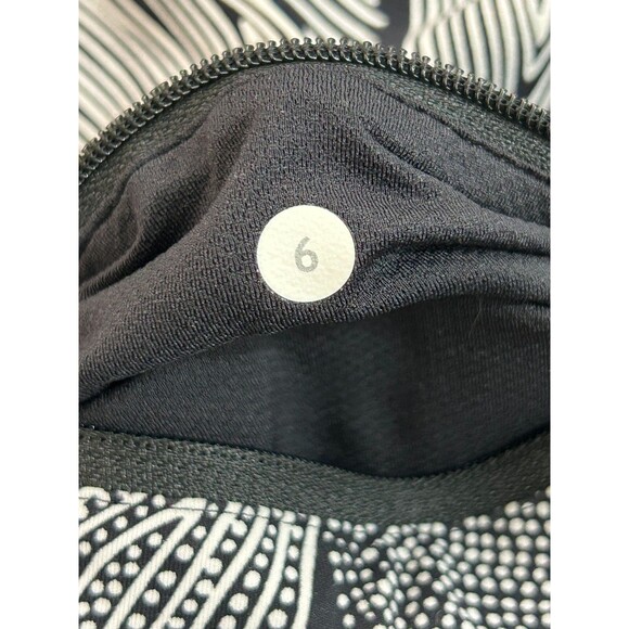 Lululemon Pace Rival Crop 23" 6  High Rise Pockets Black White Print EUC B77 - Picture 6 of 6